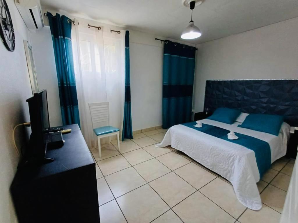 Apartamento Coquet F2 Climatise Avec Piscine Au Lamentin Le Lamentin Exterior foto
