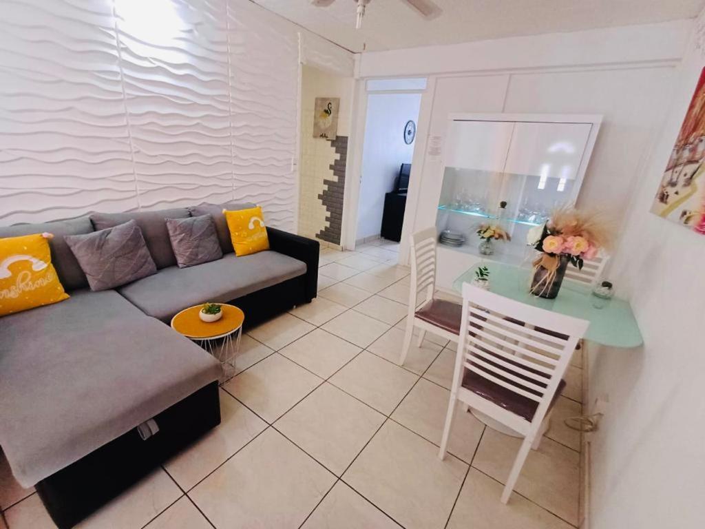 Apartamento Coquet F2 Climatise Avec Piscine Au Lamentin Le Lamentin Exterior foto