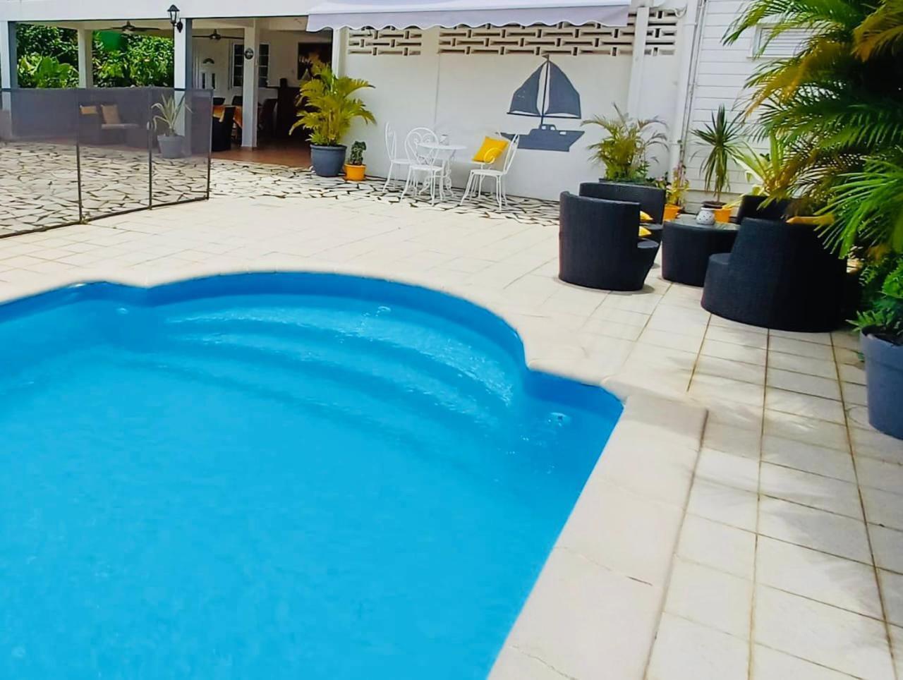Apartamento Coquet F2 Climatise Avec Piscine Au Lamentin Le Lamentin Exterior foto